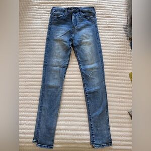 Abercrombie & Fitch High Rise Super Skinny Jeans/ Signature Collection size 28